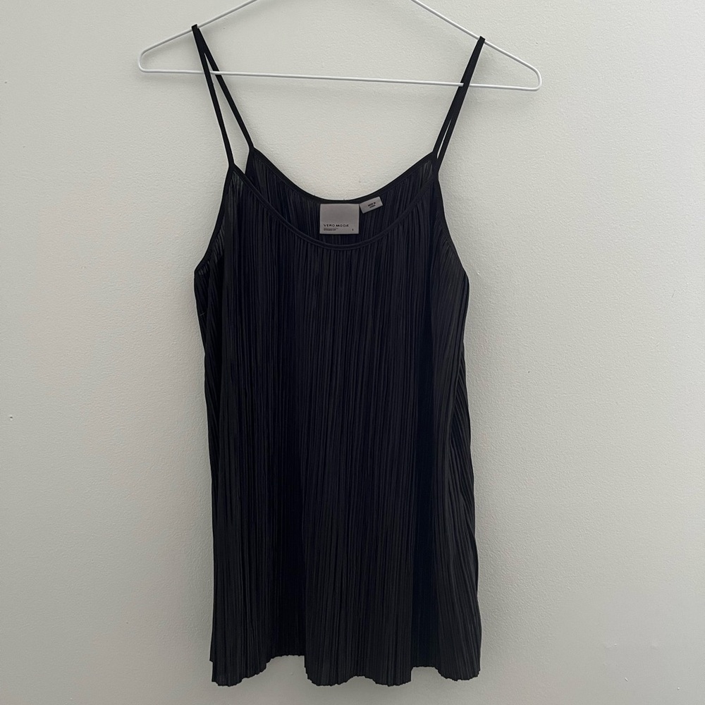 Elegant Black Pleated Women's Top